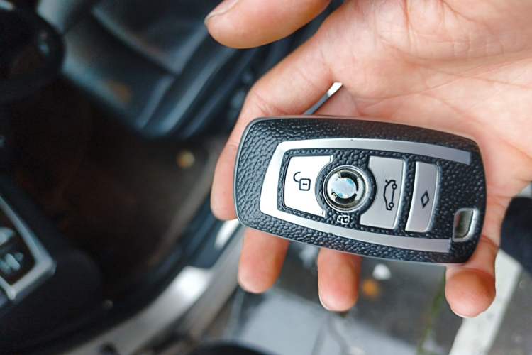 Used BMW 5 Series 2012 523Li Luxury Model
