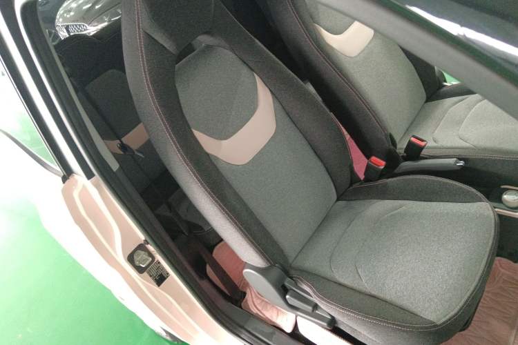 Used Chery QQ Ice Cream 2022 120km Conical Shape Lithium Iron Phosphate
