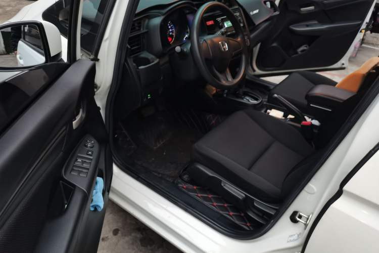 Used Honda Fit 2016 1.5L LXS CVT Comfort Sunroof Version
