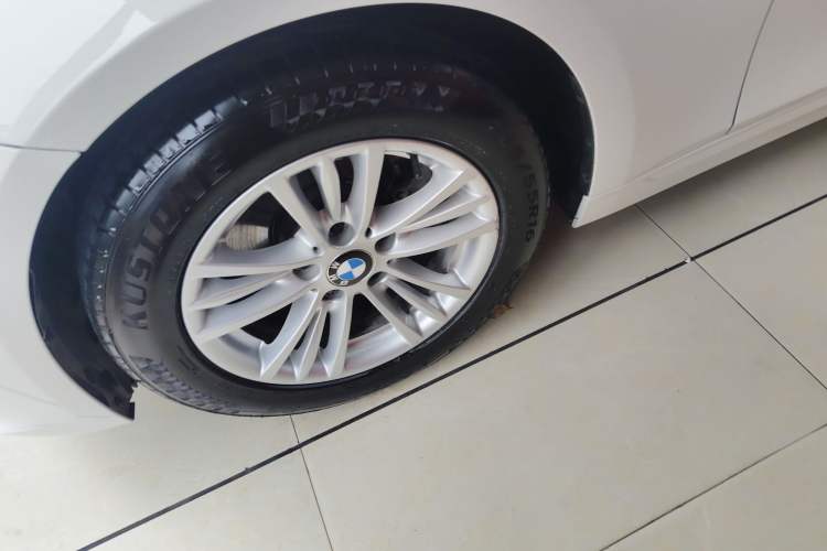 Used BMW 3 Series 2014 320Li Fashion Model

