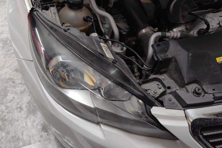 Used Peugeot 308S 2015 1.6T Automatic Jingchi Edition Right Front Headlight