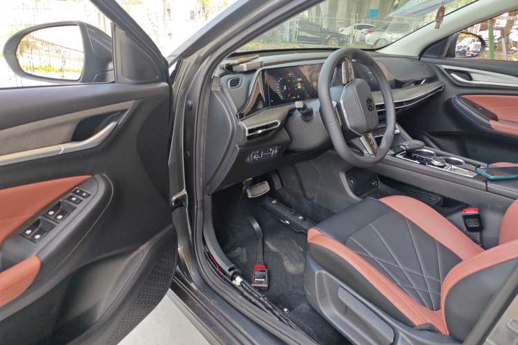 Used Changan Eado 2022 PLUS Blue Whale NE 1.4T GDI DCT Prestige Edition
