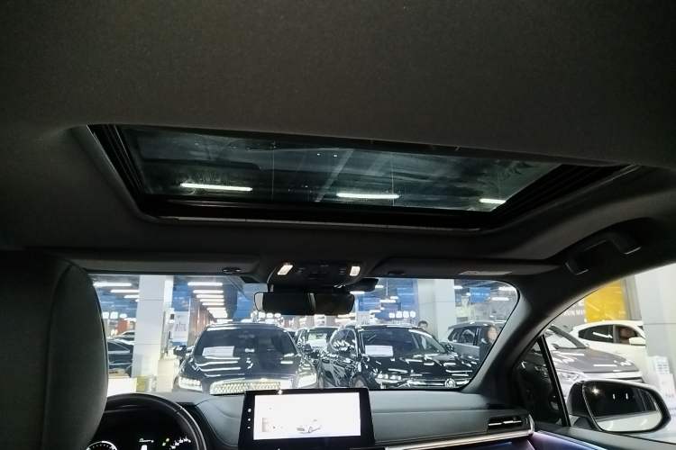 Used Toyota Sienna 2024 2.5L Hybrid Four-Wheel Drive Prestige Edition
