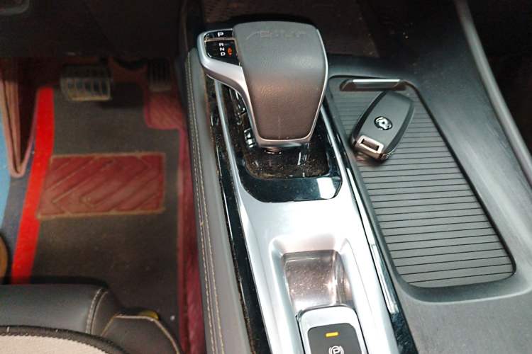 Used Dongfeng Aeolus Huge 2022 Mach Dual-Motor 1.5T MHD Dare-to-Dream Edition
