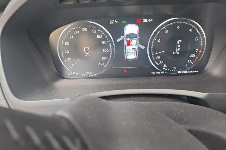 Used Volvo XC90 2019 T5 Zhiyi Edition 5-Seater China VI Standard Odometer Close Up