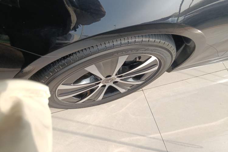 Used Mercedes-Benz E-Class New Energy 2023 E 350 e L Plug-in Hybrid Sports Sedan
