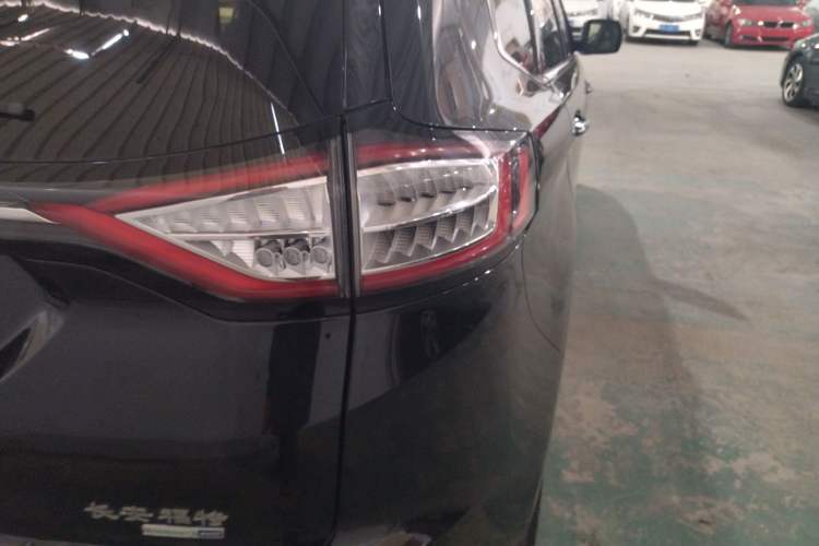 Used Ford Edge 2015 2.0T GTDi 4x4 High-Grade Model Right Rear Taillight