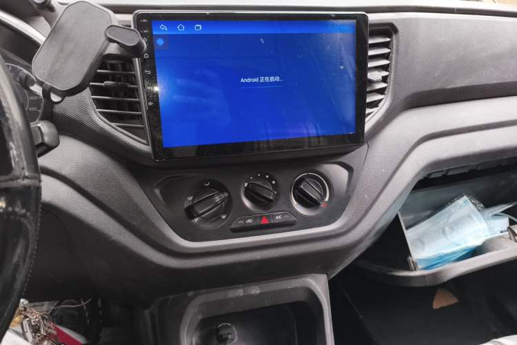 Used Wuling Hongguang V 2019 1.5L Jingqu Edition Sealed-Window Vehicle China VI LAR
