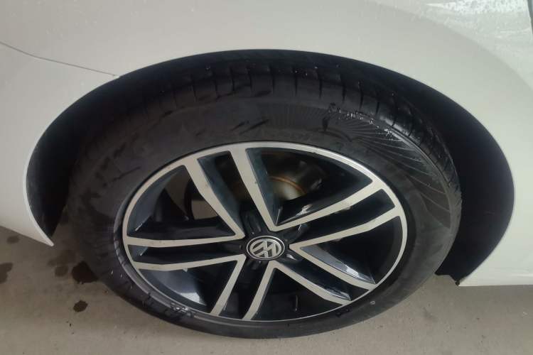 Used Volkswagen Lamando 2021 Revised Version 280TSI DSG Comfort Edition Right Rear Wheel Hub