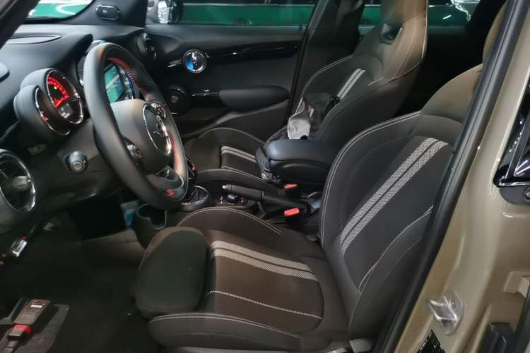 Used MINI 2018 1.5T COOPER Racing Edition Five-Door Version