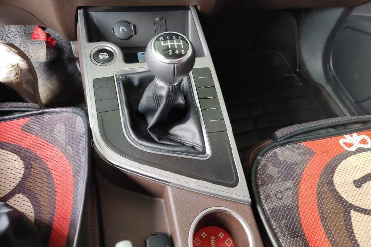 Used FORTHING Joyear X5 2017 Jingxiang Series 1.5T Manual Luxury Model
