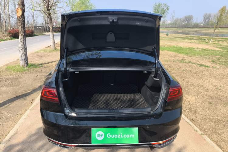 Used Volkswagen Magotan 2023 2 Million Units Commemorative Edition 330TSI DSG Luxury Version Trunk