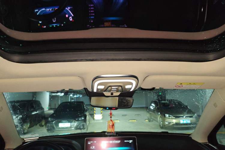 Used BYD Tang New Energy 2018 DM 2.0T All-Wheel Drive Smart Connect Advanced Model 7 Seats China V Emission Standard Headliner