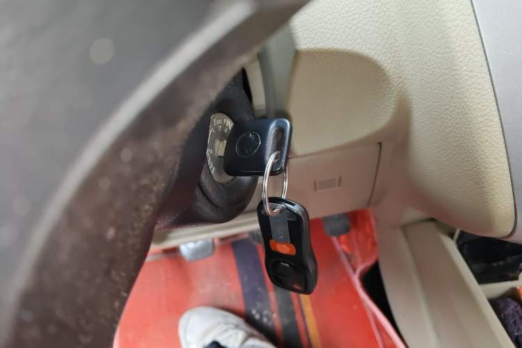 Used Venucia R50 2013 1.6L Manual Fashion Edition Vehicle Key