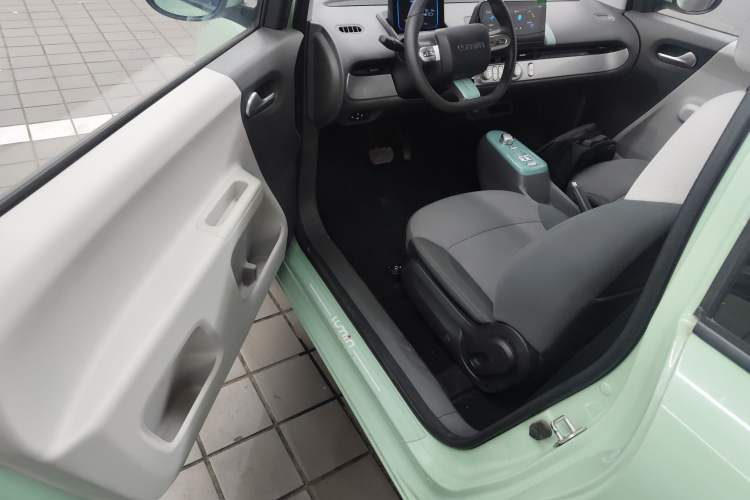 Used CHANGAN NEVO Lumin 2022 155 km – Refreshingly Sweet Edition Driver Seat