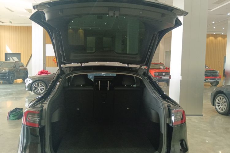 Used Tesla Model Y 2023 Rear-Wheel-Drive Version Trunk
