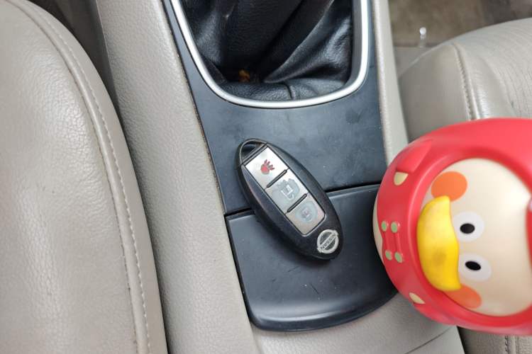 Used Nissan Tiida 2011 1.6L Manual Smart Version