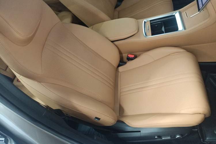 Used Geely Galaxy L7 2025 EM-i 115km Exploration Edition Right Front Seat