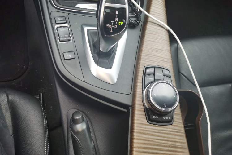 Used BMW 3 Series 2013 Facelift 320Li Fashion Design Package
