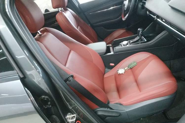 Used Mazda 3 Axela 2022 2.0L Automatic Zhi Rui Obsidian Edition
