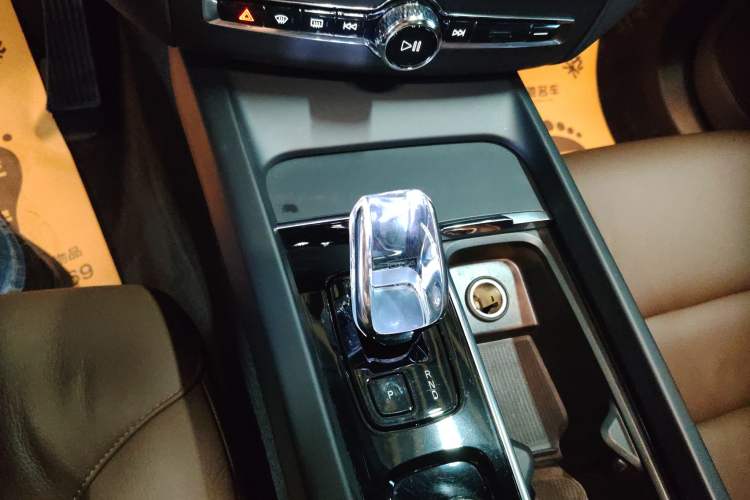 Used Volvo XC60 2023 B5 4x4 Smart Luxury Edition