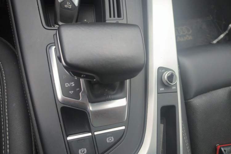 Used Audi A4L 2020 40 TFSI Luxury Prestige Edition Gear Lever