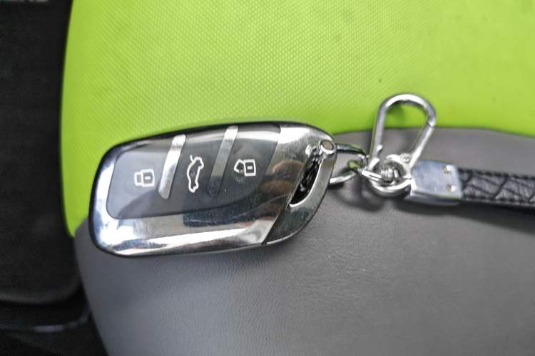 Used Roewe Clever 2021 302 km New Four-Seater Super-Efficient Version
