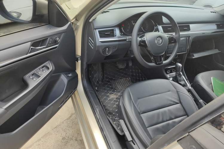 Used Volkswagen Bora 2016 1.6L Automatic Comfort Model Driver Seat