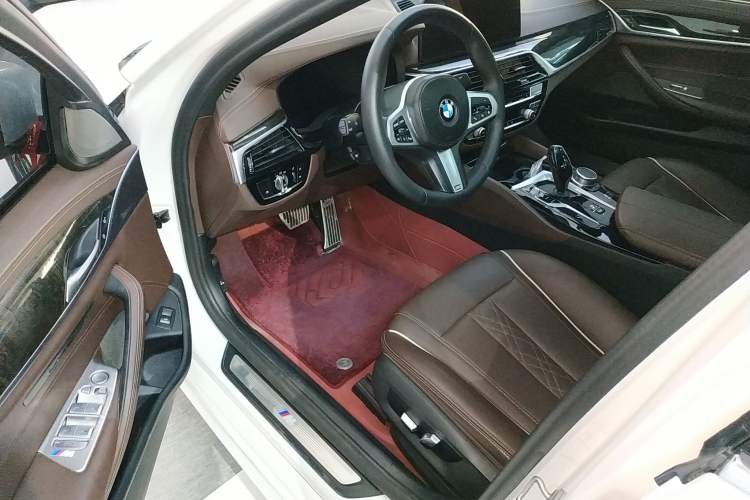 Used BMW 5 Series 2021 Facelifted 525Li M Sport Package Driver Seat