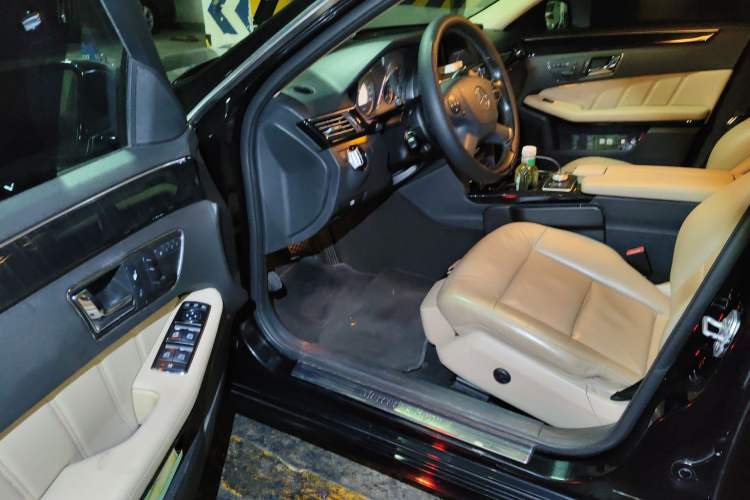 Used Mercedes-Benz E-Class 2010 E 300 L Fashion Model