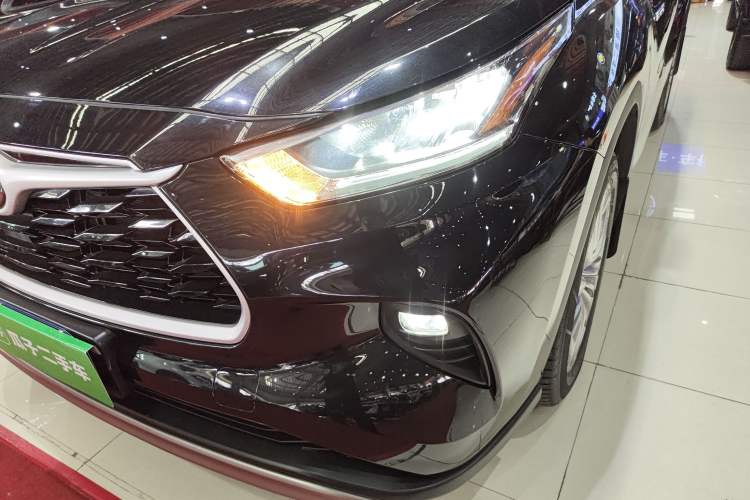 Used Toyota Highlander 2023 2.5L Smart Electric Hybrid Dual-Motor All-Wheel-Drive Luxury 7-Seater