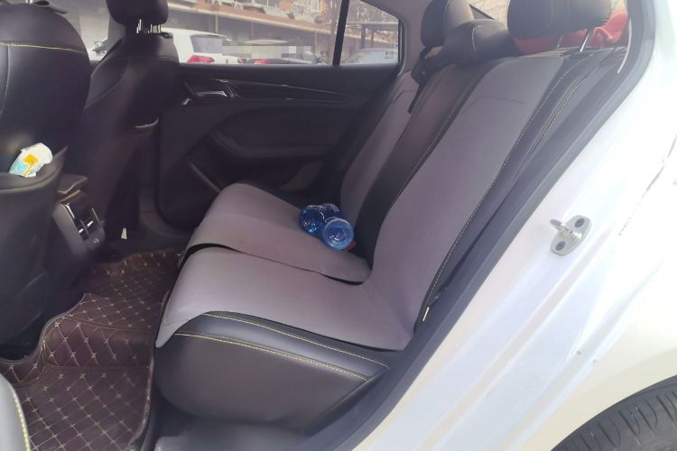 Used Roewe i5 2021 1.5L CVT Black Gold Edition
