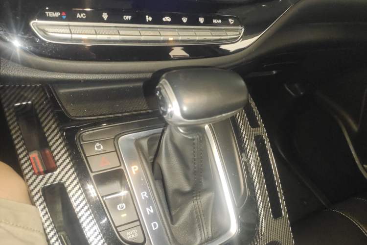 Used GAC Trumpchi M6 2021 270T DCT Luxury Edition (7 Seats) Gear Lever