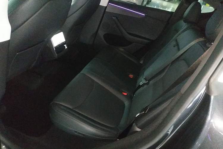 Used Tesla Model Y 2025 Long-Range All-Wheel-Drive Version