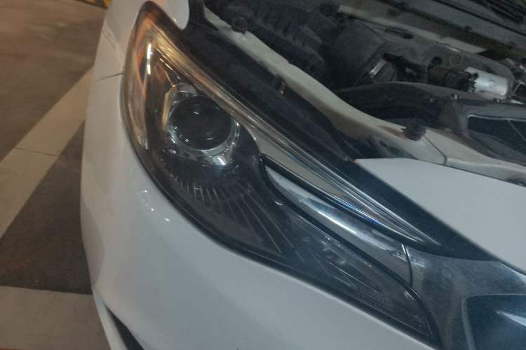 Used Buick GT 2018 15T Dual-Clutch Elite Model China V Standard Right Front Headlight