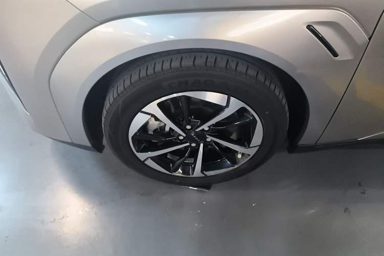 Used AION Y 2022 Plus 70 Smart Edition Left Front Wheel Hub