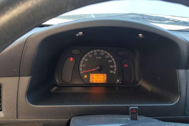 Used Wuling Zhiguang 2023 1.5L Practical Version 5/7 Seats Instrument Cluster