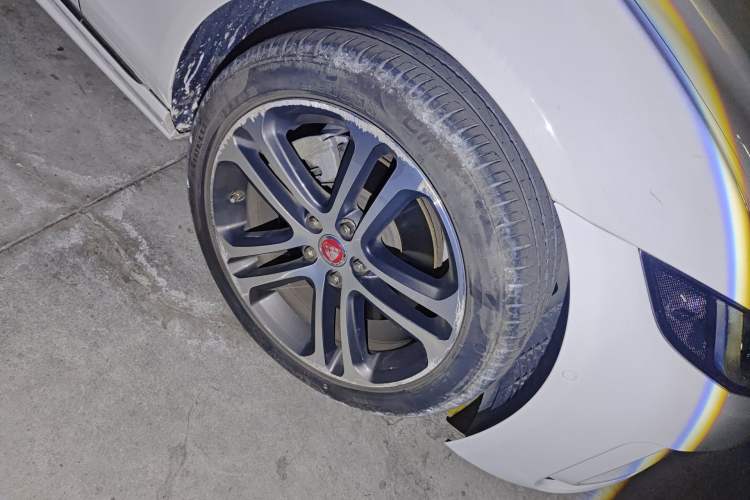 Used Jaguar XEL 2020 2.0T 200 PS R-DYNAMIC S Advanced Sport Edition Right Front Wheel Hub