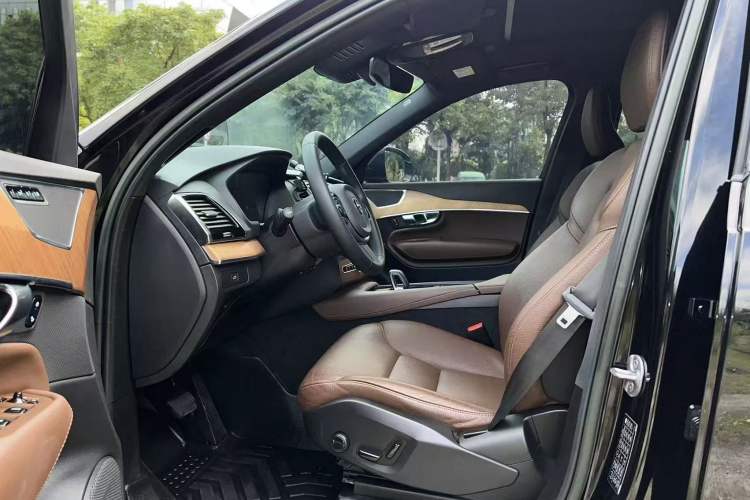 Used Volvo XC90 2023 B6 Zhiyi Luxury Edition 7-Seater