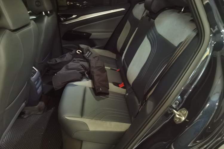 Used Volkswagen ID.4 CROZZ 2022 Long-Range Lite PRO Edition
