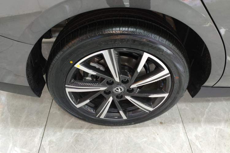 Used Changan Eado 2025 Blue Whale 1.5T 500Bar Prestige Model