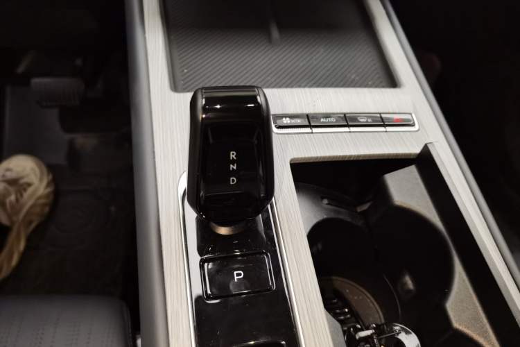 Used Geely Auto FX11 2024 1.5TD DCT Flagship Edition Gear Lever