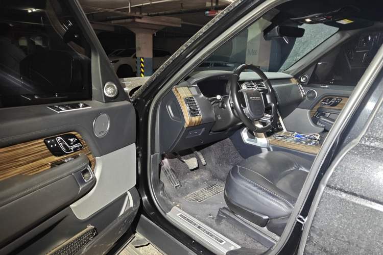 Used Land Rover Range 2018 3.0 SC V6 Vogue Extended-Length Model
