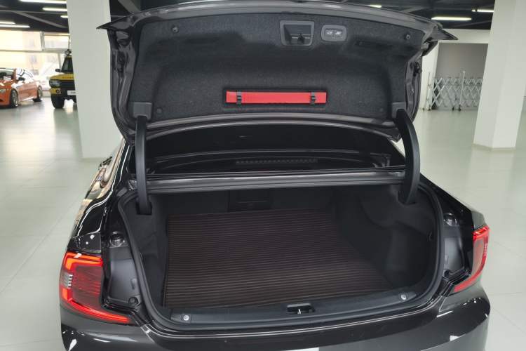 Used Volvo S90 2023 B5 Zhiyuan Luxury Edition
