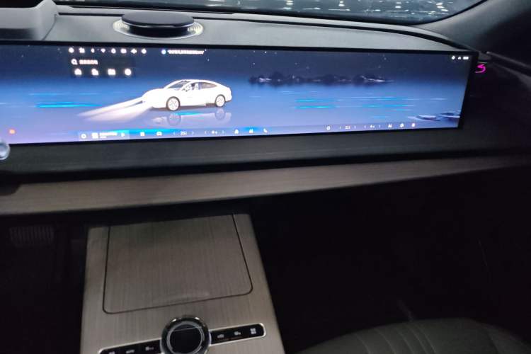 Used Geely Galaxy E8 2024 550 km Range Rear-Drive MAX
