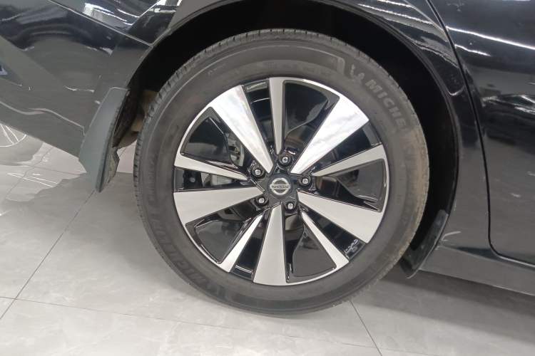Used Nissan Teana 2021 2.0L XL Upper AD1 Smart Drive & Navigation Edition Right Rear Wheel Hub
