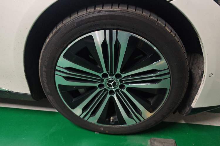 Used Mercedes-Benz EQS 2022 Updated Version 450+ Pioneer Edition Right Front Wheel Hub