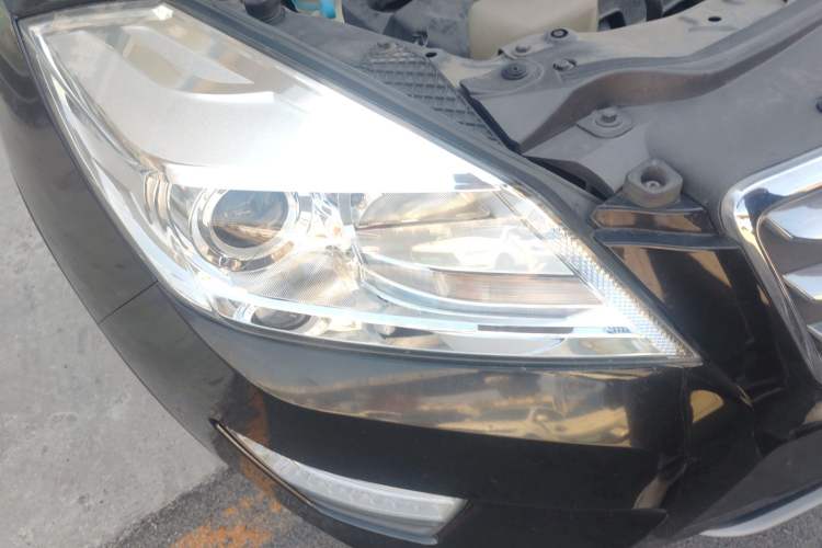 Used BAIC Weiwang S50 2016 1.5T Manual Joyful Luxury Edition Right Front Headlight