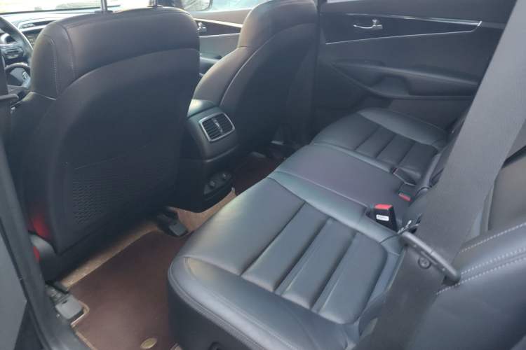 Used Kia Sorento 2015 Sorento L 2.4L Gasoline 4WD Elite Edition 5 Seats China V Emission Standard Left Rear Seat