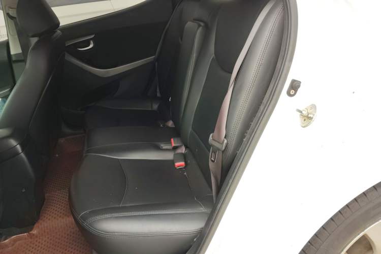 Used Hyundai Elantra (5th Generation / Langdong) 2016 1.6L Manual Luxury Model
